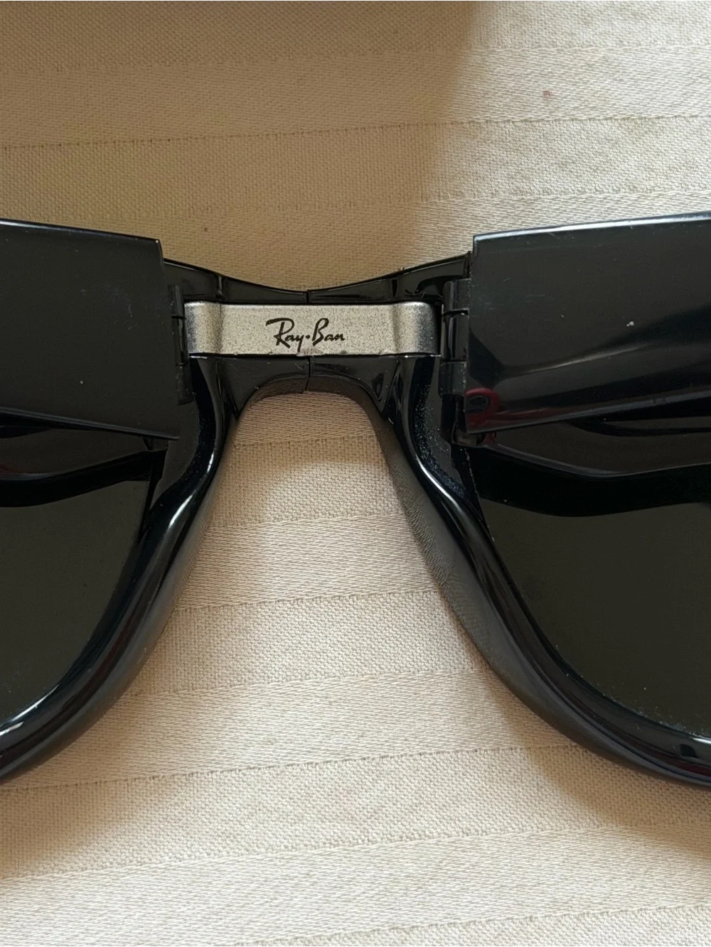 Ray-Ban Folding Wayfarer Sunglasses in Black With Carrying Case